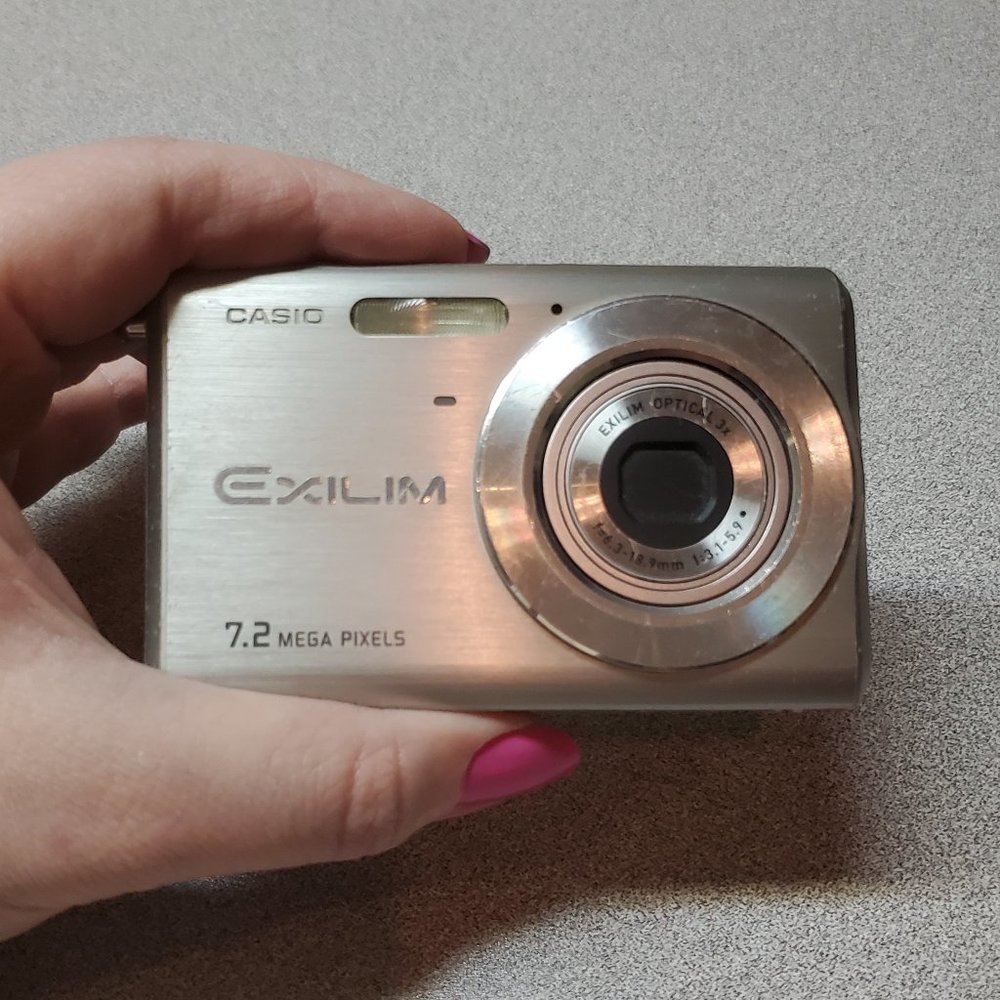 Casio Exilim EX-Z70 7.2MP Digital Camera with 3x Anti Shake Optical Zoom - Fair